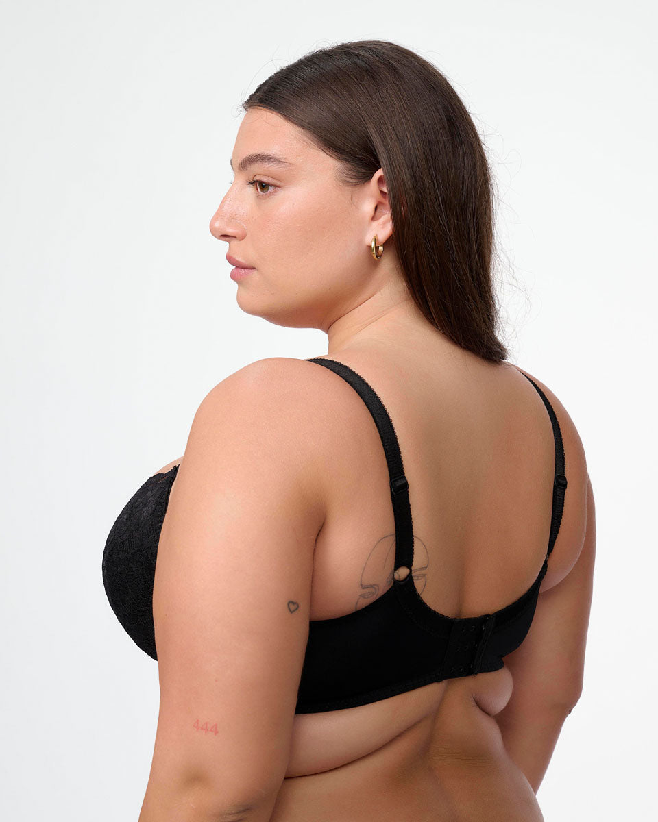 חזיה מרופדת מתחרה פרחונית עד למידות גדולות