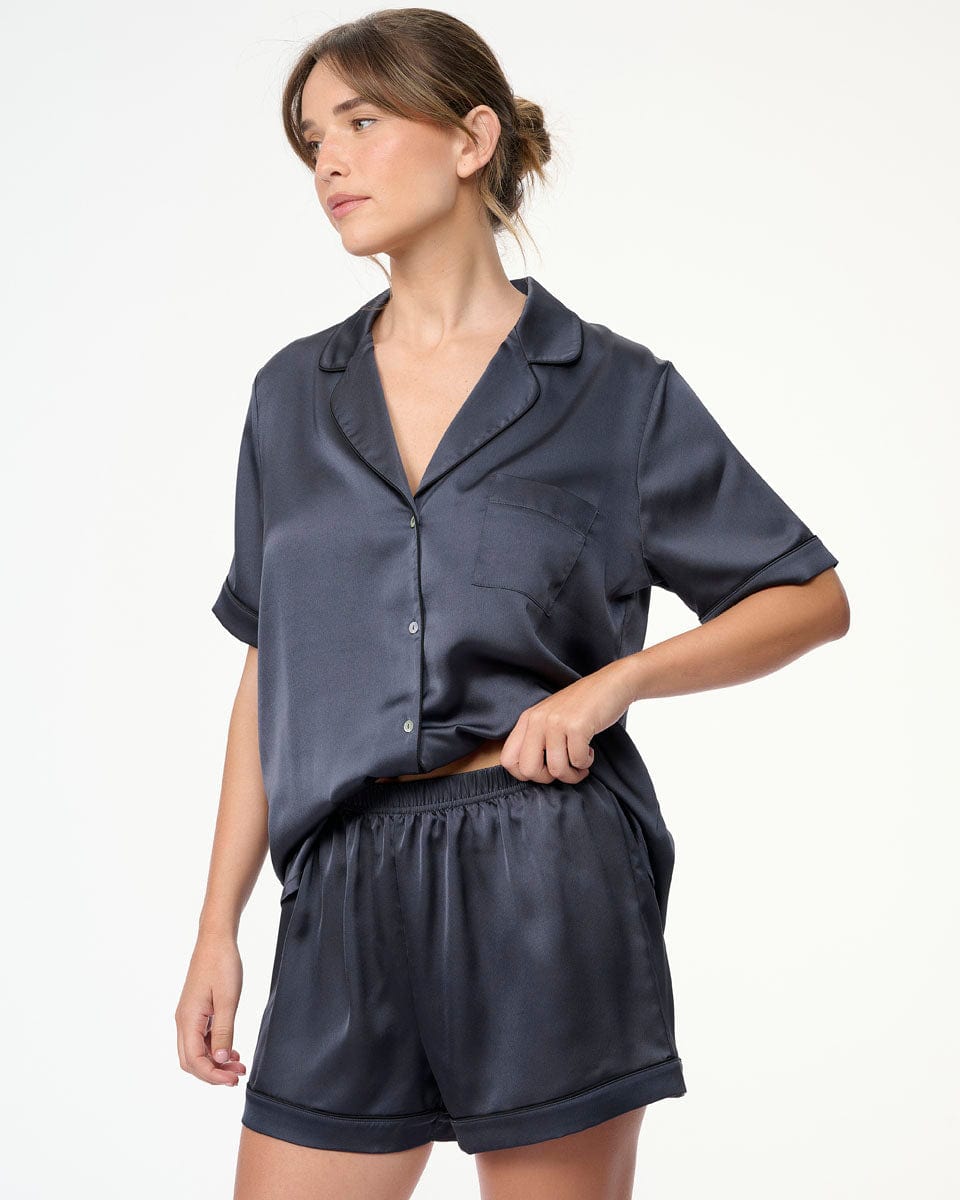 סט פיג'מה סאטן מכנסון וחולצה מכופתרת - DENIM – תמונה 2