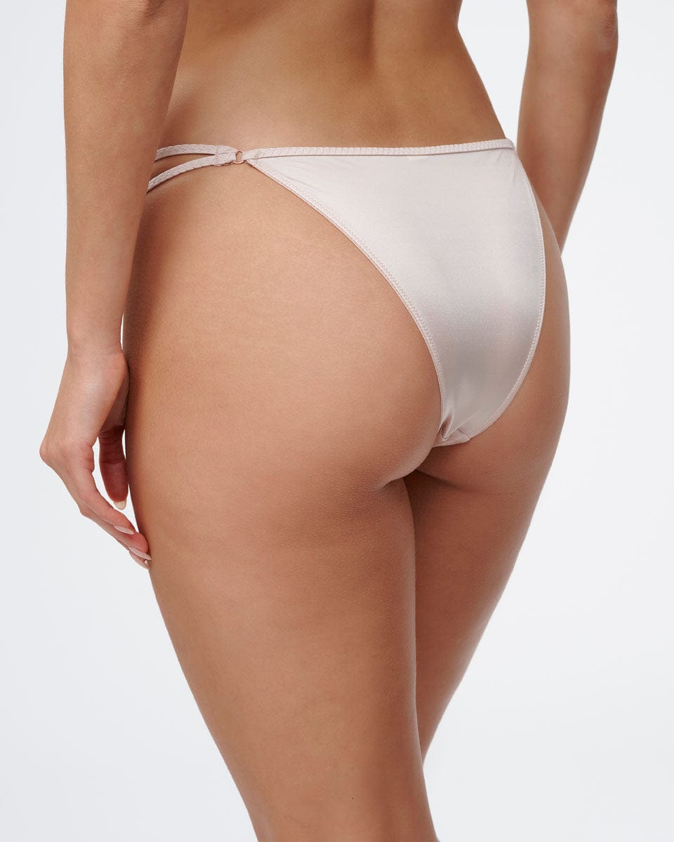 תחתון ברזילאי מבד מיקרו מבריק ורצועות בצדדים - PALE ROSE – תמונה 3