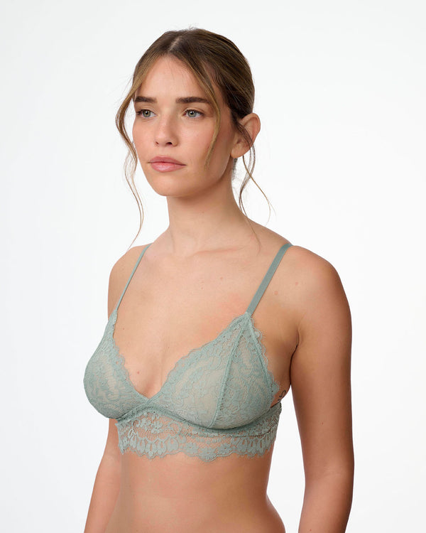 ברלט משולשים מתחרה עדינה ורומנטית - BASIL