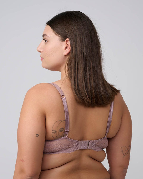 חזייה לא מרופדת עם ברזלים ברקמה עשירה בשני גוונים