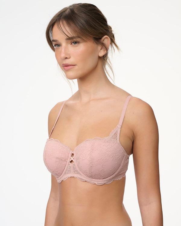 חזייה מרופדת במפתח עגול מתחרה