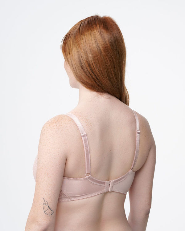 חזייה מרופדת עם ברזלים בשילוב תחרה במראה דרמטי - PEARL – תמונה 3