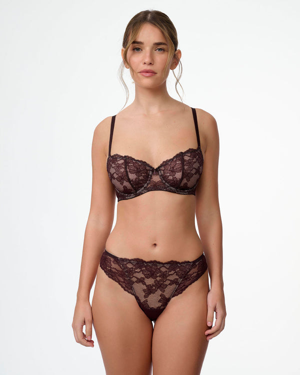 חזייה לא מרופדת עם ברזלים מתחרה במראה דרמטי - BERRY