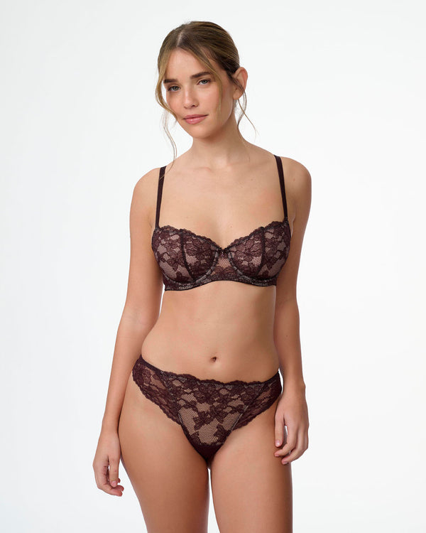 חזייה לא מרופדת עם ברזלים מתחרה במראה דרמטי - BERRY