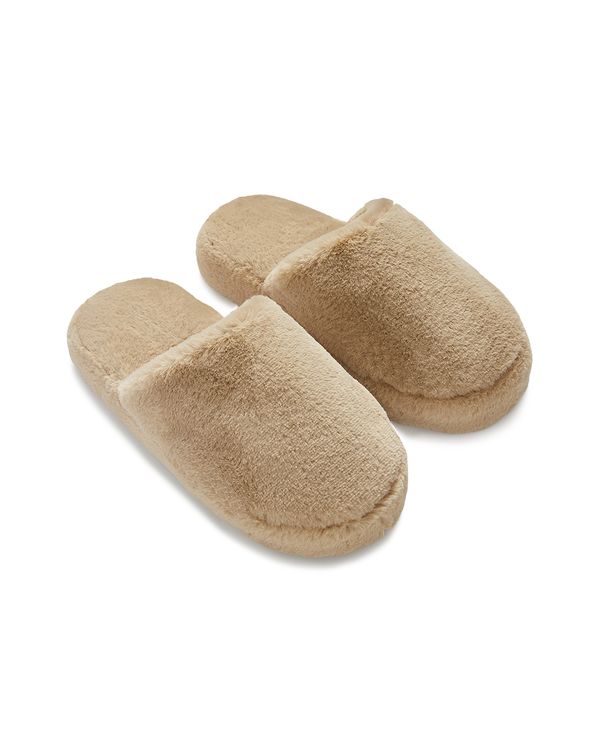 נעל בית סגורה בגזרת כפכף מפרווה עשירה - CAMEL