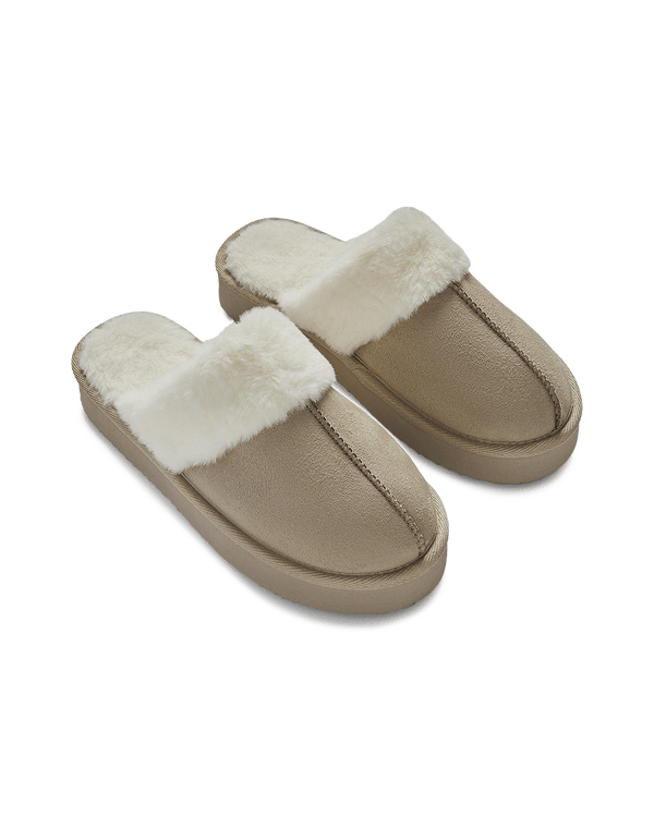 נעל בית סגורה דמוי זמש בשילוב פרווה