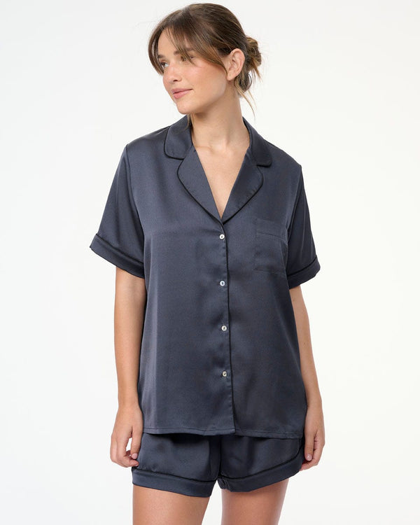 סט פיג'מה סאטן מכנסון וחולצה מכופתרת - DENIM – תמונה 1