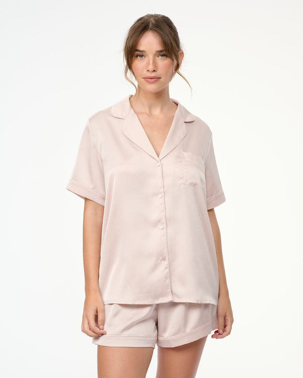 סט פיג'מה סאטן מכנסון וחולצה מכופתרת - PEARL – תמונה 1