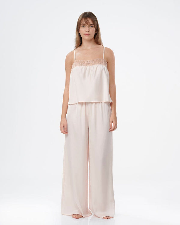 סט סאטן בשילוב תחרה   בגופייה ומכנס ארוך - PALE ROSE – תמונה 1