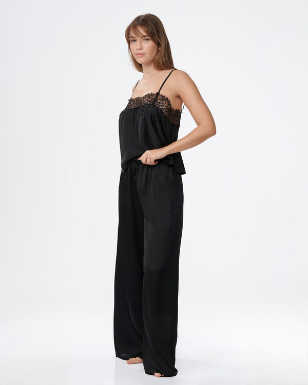 סט סאטן בשילוב תחרה   בגופייה ומכנס ארוך - BLACK – תמונה 2