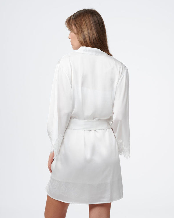 חלוק סטן משולב תחרה עשירה במכפלת בשרוול - IVORY – תמונה 4