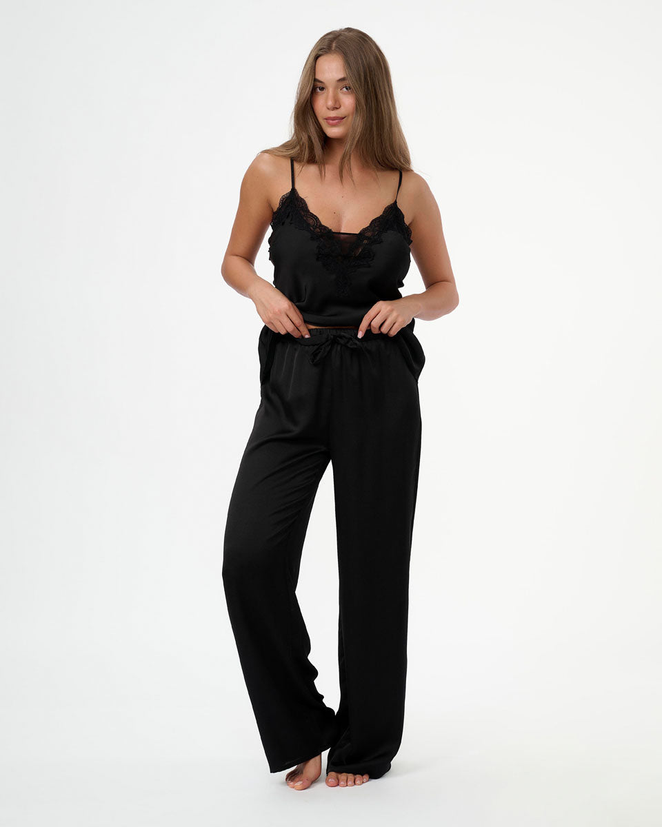 סט בייבידול סאטן במפתח V בשילוב תחרה ורשת גופייה ומכנס ארוך