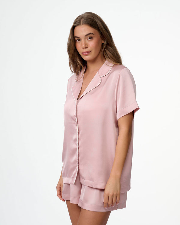סט פיג'מה סאטן קצר במראה משוחרר - DEEP BLUSH