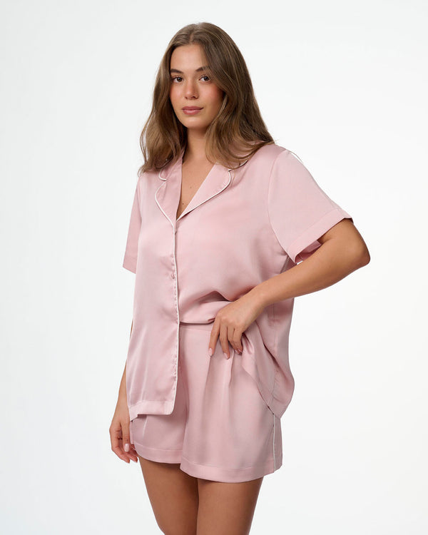 סט פיג'מה סאטן קצר במראה משוחרר - DEEP BLUSH