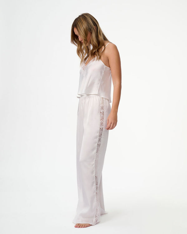 סט סאטן של גופייה קצרה ומכנס ארוך בשילוב תחרה - IVORY