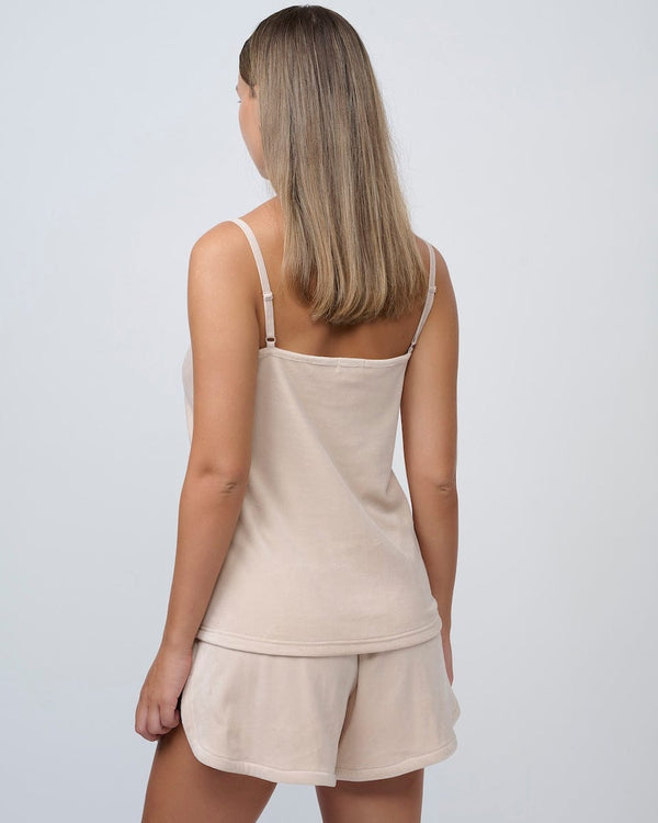 סט בייבידול קצר מבד קטיפה אלסטי בשילוב תחרה עדינה - SAND – תמונה 4