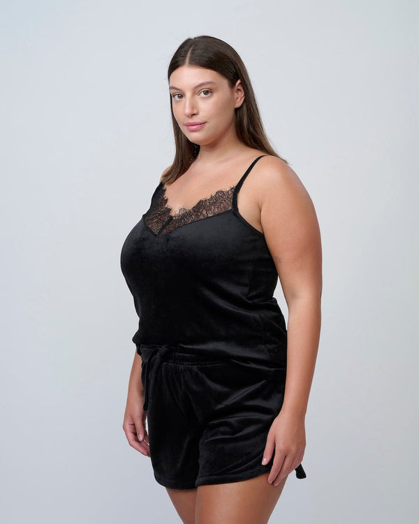 סט בייבידול קצר מבד קטיפה אלסטי בשילוב תחרה עדינה - BLACK