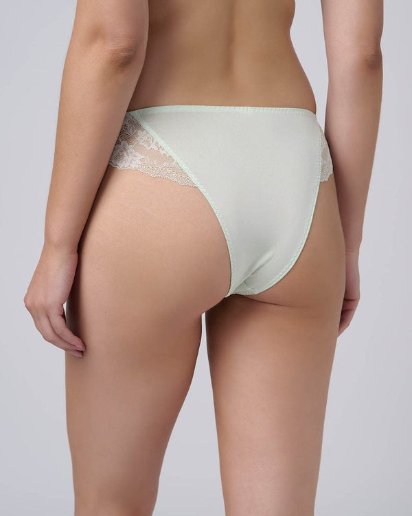 תחתון ברזילאי מתחרה ומיקרופייבר