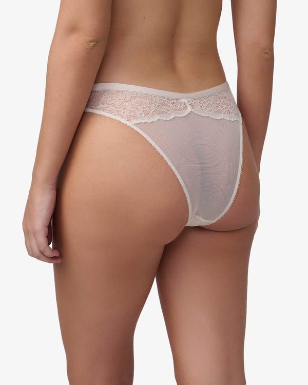 תחתון ברזילאי גבוה בשילוב תחרה ורשת