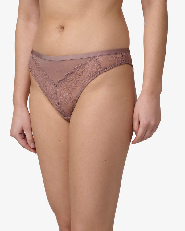 תחתון ברזילאי גבוה בשילוב תחרה ורשת