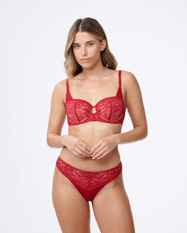 תחתון בגזרת חוטיני מתחרה במראה דרמטי בשלוב מיקרו - RUBY RED – תמונה 4