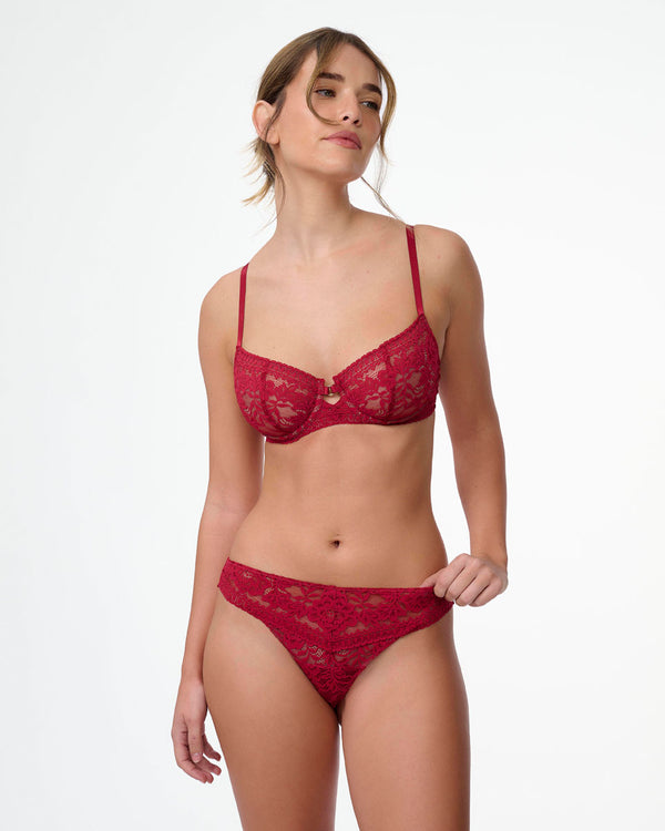 תחתון חוטיני תחרה - RUBY RED