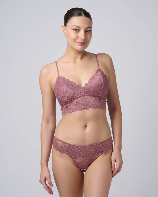 תחתון ברזילאי  מתחרת קרושה